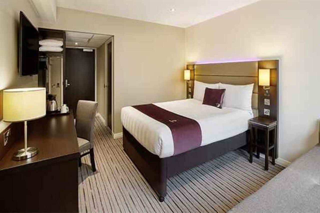 Premier Inn Premier Inn Saffron Walden Exteriör bild